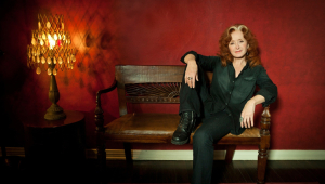 Image of Bonnie Raitt w/ Jon Cleary and the Absolute Monster Gentlemen